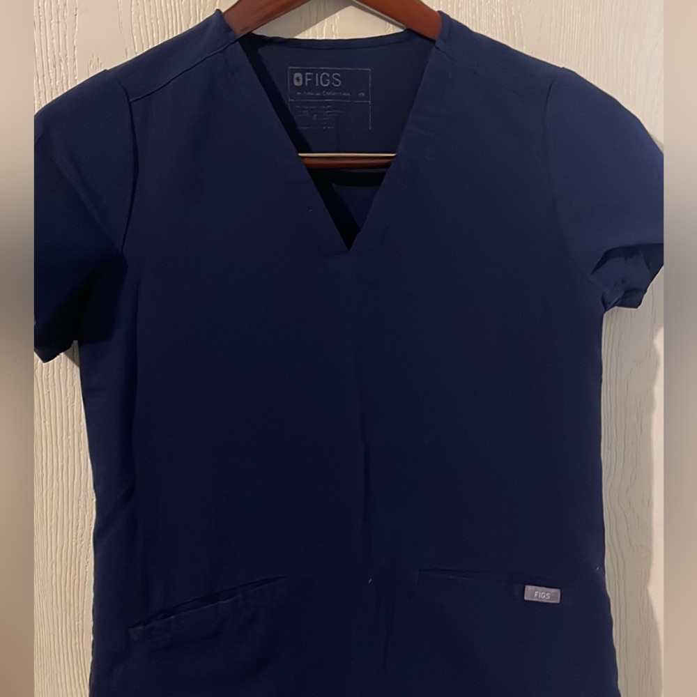 Figs scrubs, size small jogger bottoms, size xs top. Navy
